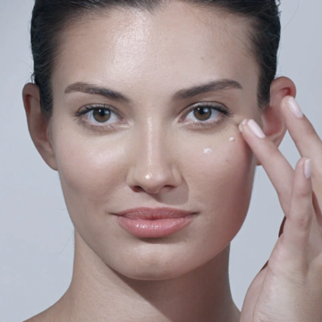 VALMONT Vos Yeux - Kem dưỡng mắt toàn diện image 4