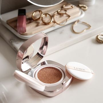 LA MER The Luminous Lifting Cushion Foundation SPF20 - Phấn nước trang điểm image 6