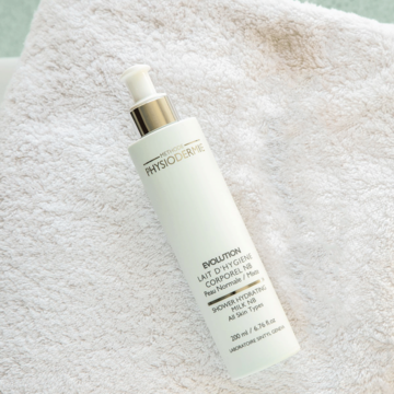 PHYSIODERMIE Shower Hydrating Milk NB - Sữa rửa mặt tạo bọt kiềm dầu làm mềm da image 3