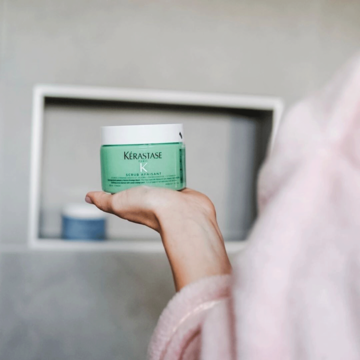 KERASTASE Scrub Apaisant - Tẩy da chết mọi loại da image 4