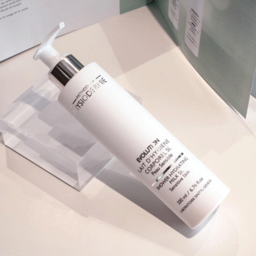 PHYSIODERMIE Shower Hydrating Milk SL - Sữa rửa mặt tạo bọt diệt khuẩn & chống mẫn cảm cho da khô, nhạy cảm image 3