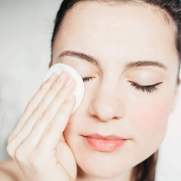 VALMONT LumiPeel - Nước hoa hồng tẩy tế bào chết làm trắng da image 3