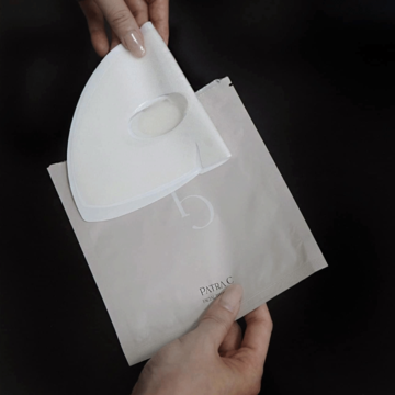 PATRA C Facial Treatment Mask - Mặt nạ Collagen làm dịu, chống lão hoá & dưỡng trắng căng bóng image 2