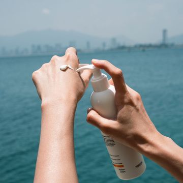 VEMONTES Dermatone UV Sun Shield SPF50 PA++++ - Kem chống nắng body image 2