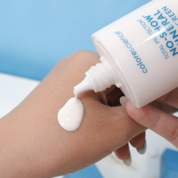 Colorescience Total Protection No-Show Mineral Sunscreen SPF50 - Kem chống nắng vật lý image 3
